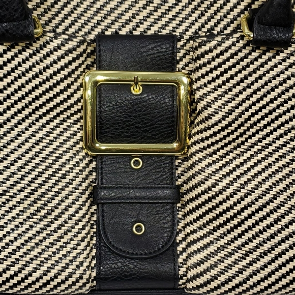 Olivia + Joy Shoulder Bag - Picture 3 of 16